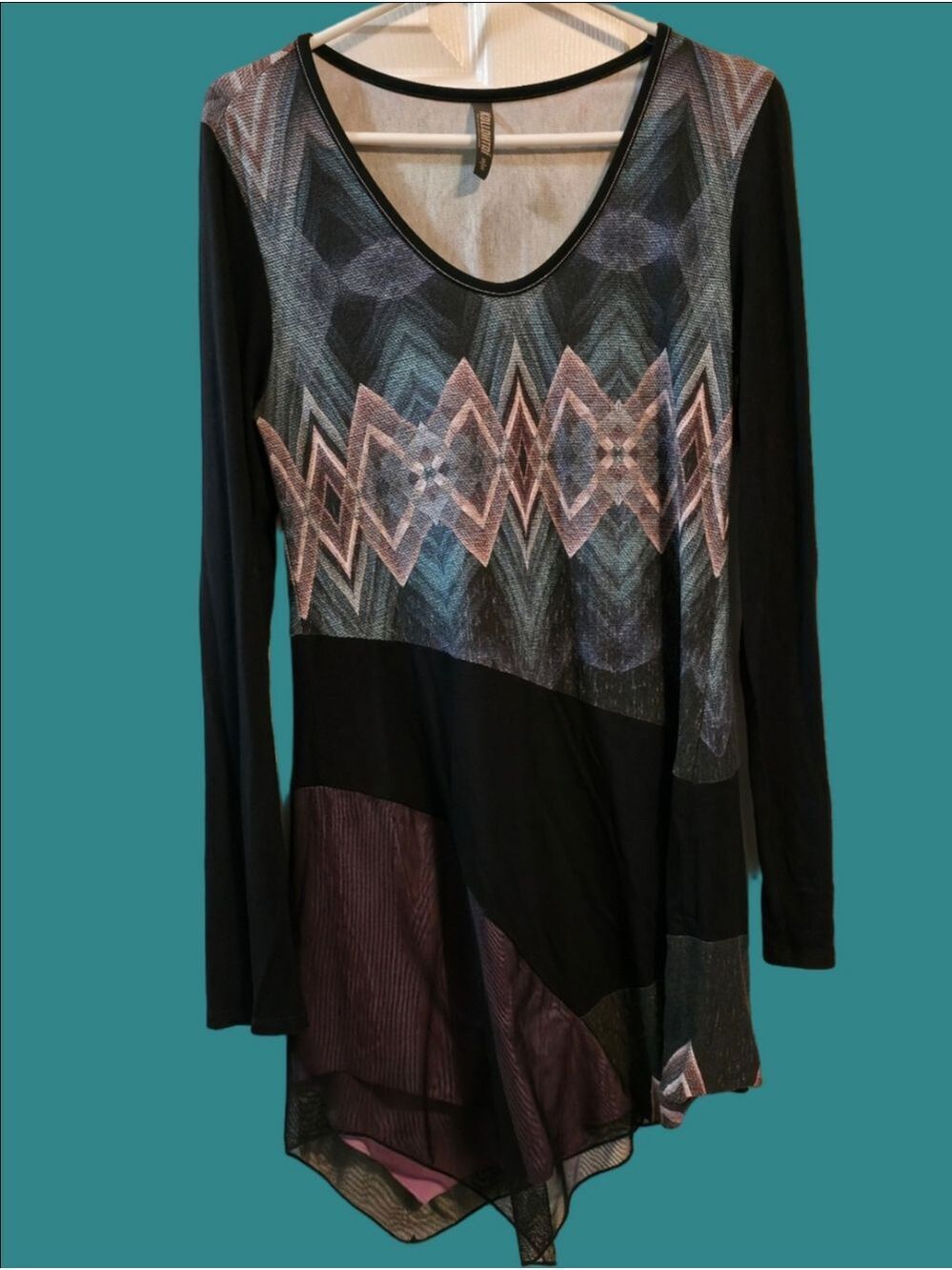 4/$67 Deal! Vintage Canadian Made Women's Long-Sleeve Geometric Tunic Top